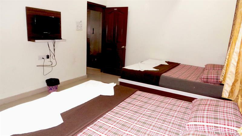 Lusia Inn Bangalore Bagian luar foto