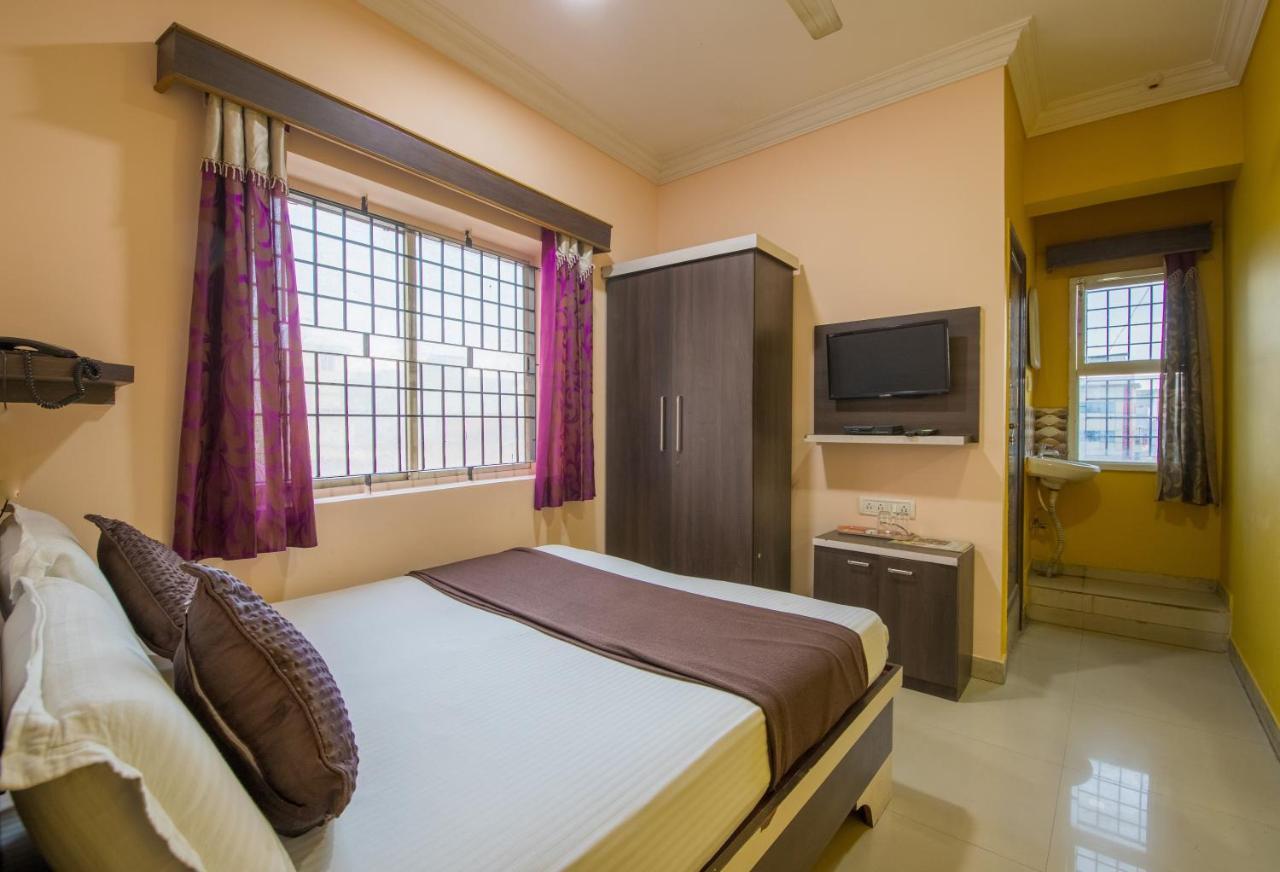 Lusia Inn Bangalore Bagian luar foto