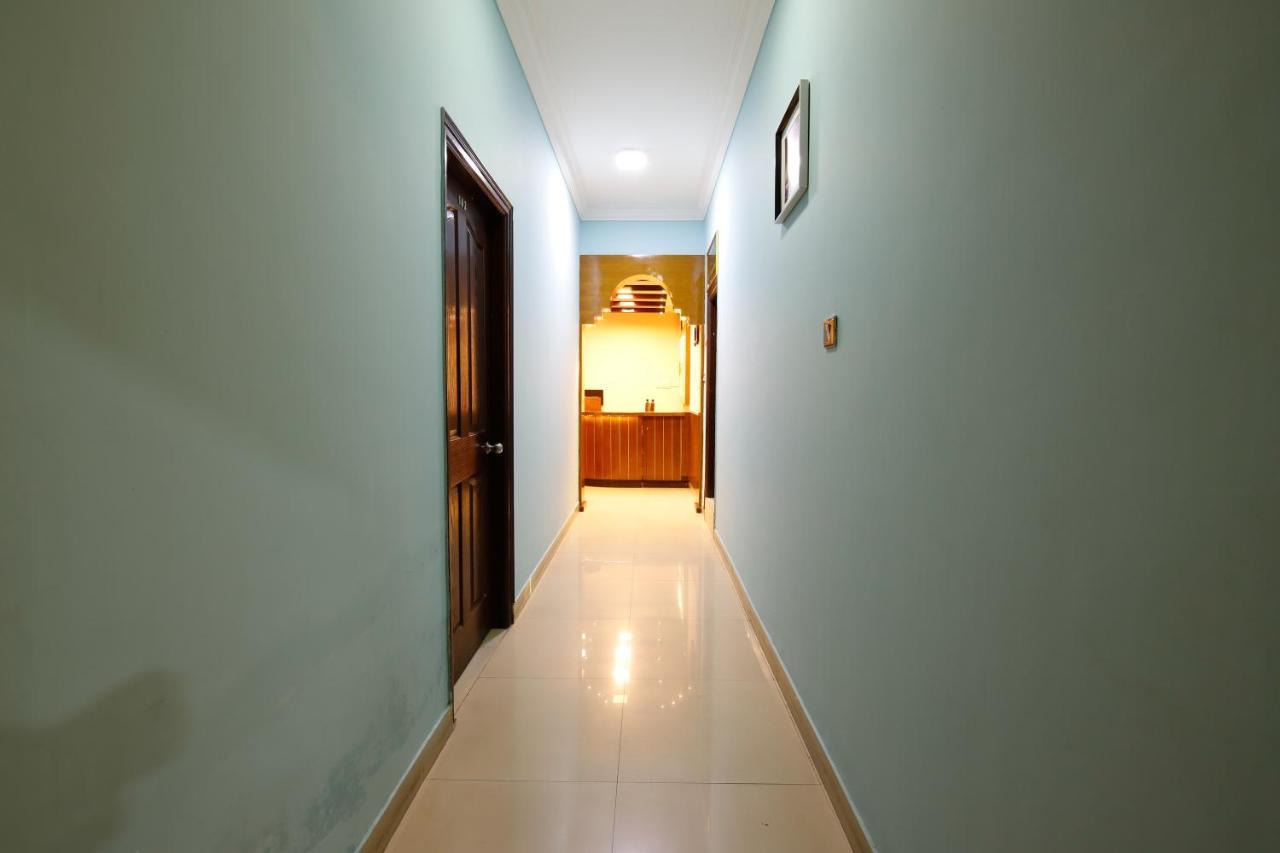 Lusia Inn Bangalore Bagian luar foto